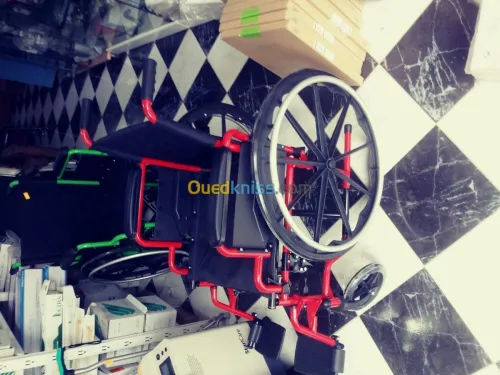 Fauteuil roulant confort avec assises 