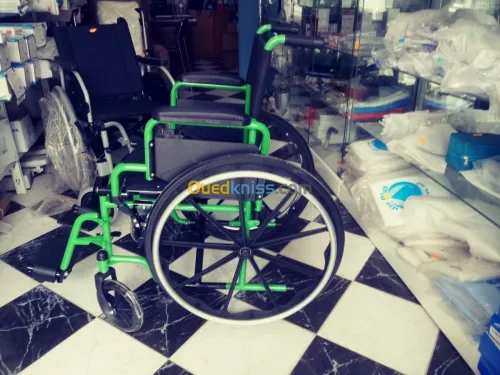 Fauteuil roulant confort avec assises 