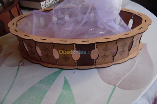 plats et boite de gateaux 