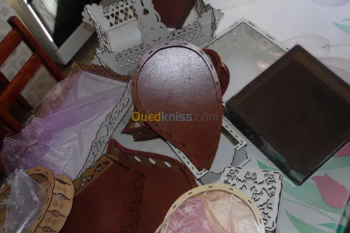 plats et boite de gateaux 