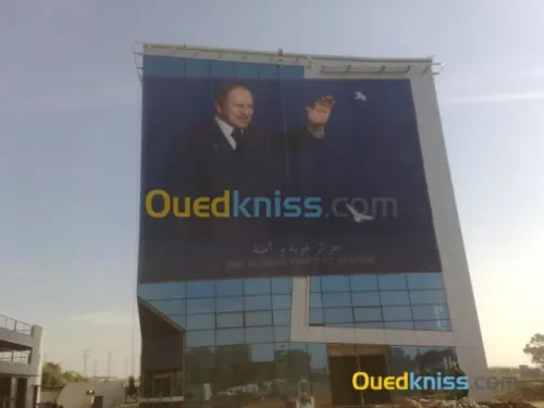 installation des panneaux publicitaire