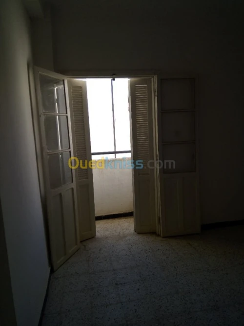 Vente Appartement F3 Relizane Oued rhiou