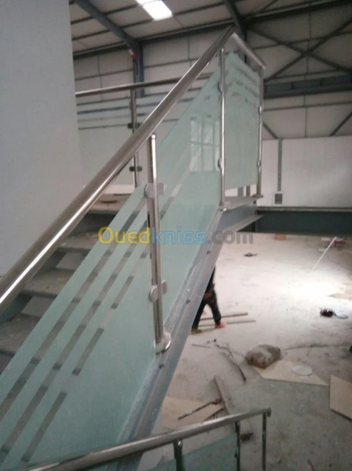 TRAVAUX EN INOX & VERRE 