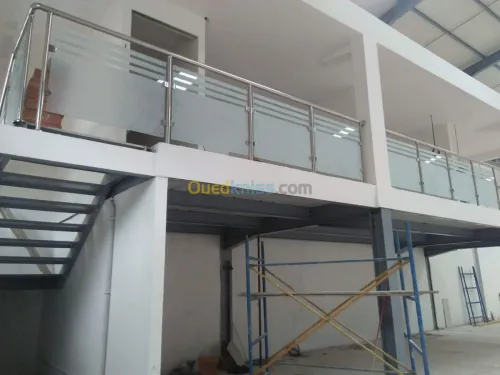 TRAVAUX EN INOX & VERRE 