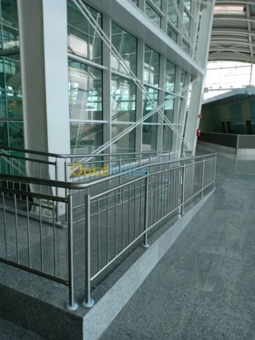 TRAVAUX EN INOX & VERRE 