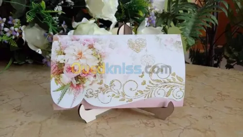Vent des cartes d'invitations 
