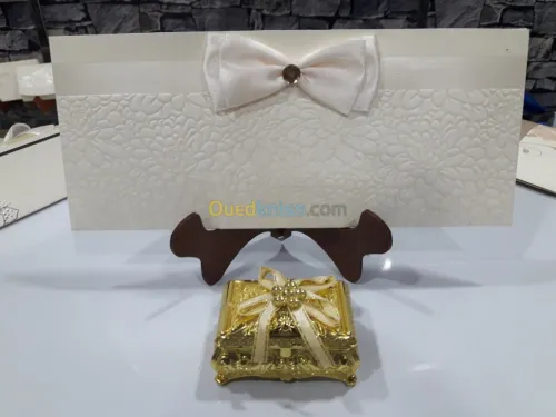 Vent des cartes d'invitations 