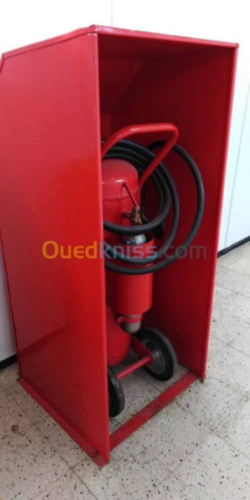 BAG A SABLE ET ARMOIRE POUR EXTINCTEUR