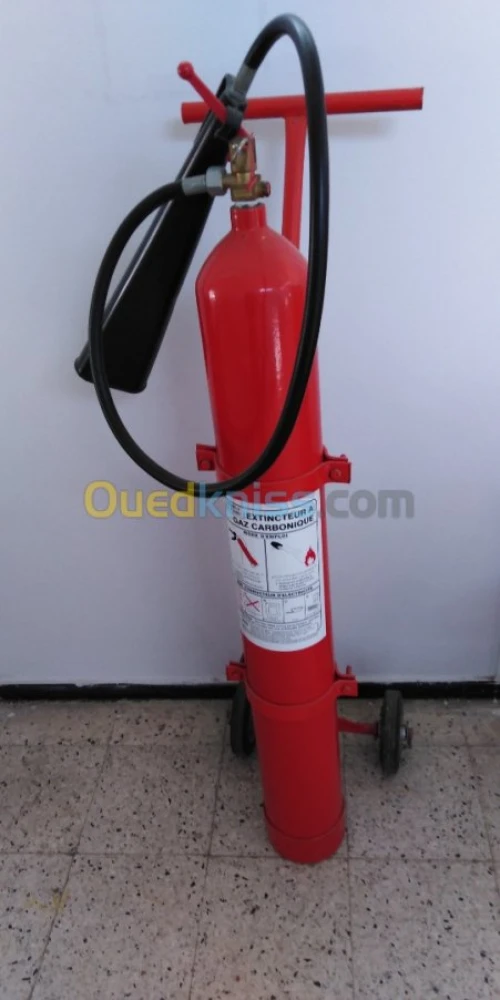BAG A SABLE ET ARMOIRE POUR EXTINCTEUR