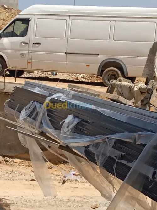 Aluminium verre résine formica