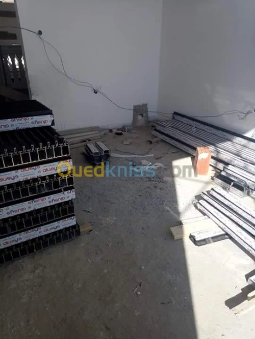 Aluminium verre résine formica