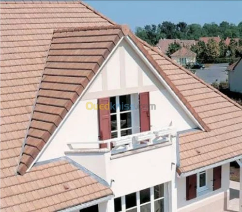 Artisan charpentier et pose du tuile 