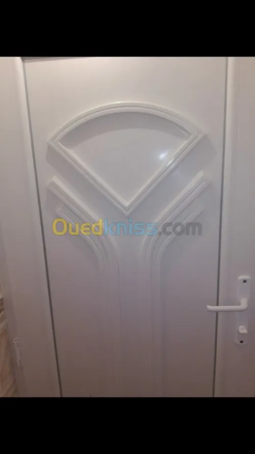 Fabrication de stores, portes et fenêt