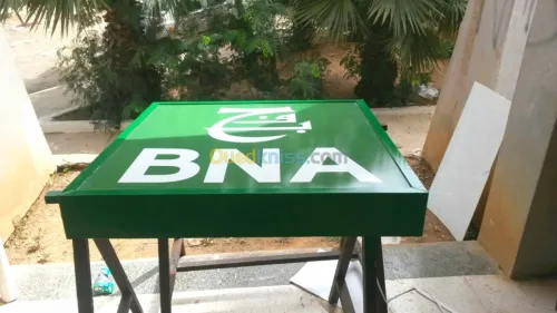 Fabrication des enseignes et plaques 