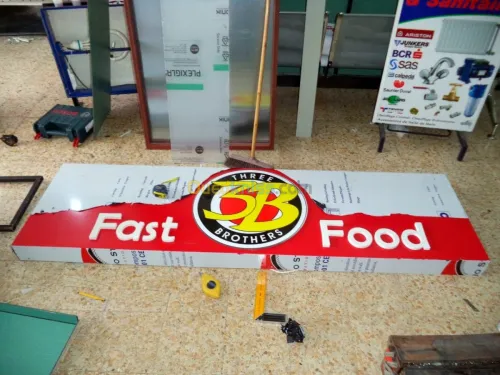 Fabrication des enseignes et plaques 