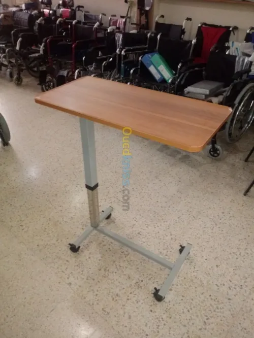TABLE A MANGER POUR LIT 