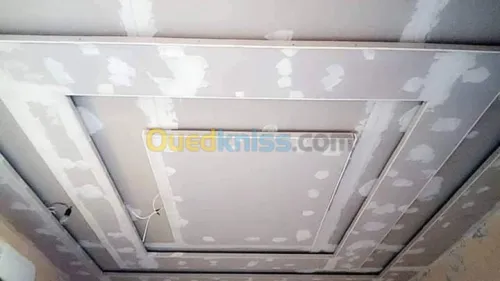 Placoplatre , pvc et peinture