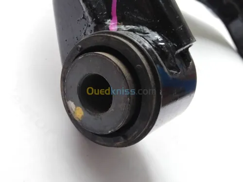 TRIANGLE DE SUSPENSION INF ISUZU D-MAX