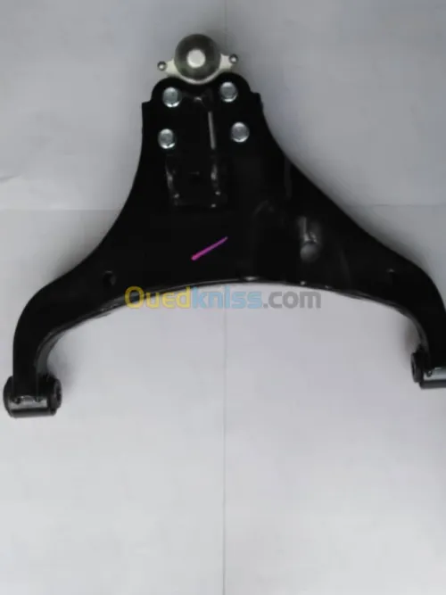 TRIANGLE DE SUSPENSION INF ISUZU D-MAX