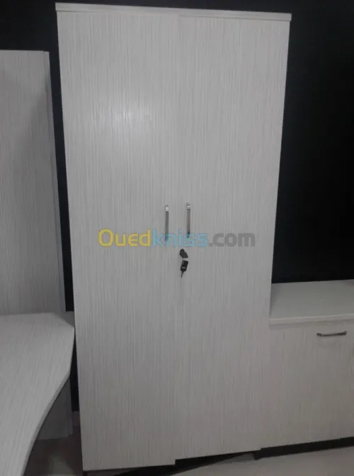 mobilier et divers meubles de bureaux