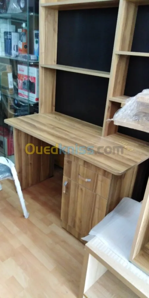 mobilier et divers meubles de bureaux