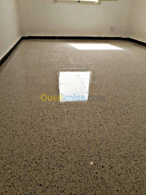 Ponçage et lustrage