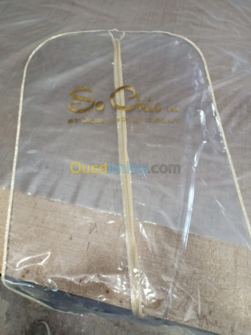 housse de vêtements