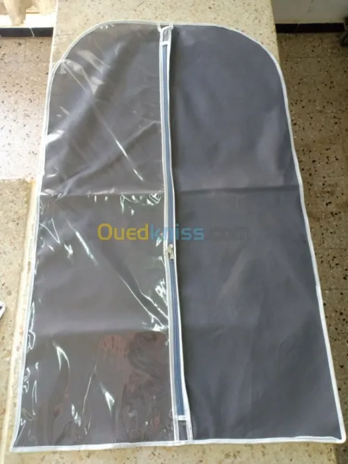 housse de vêtements