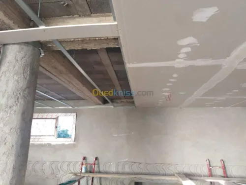 Placoplatre, pvc, peinture,parquet,.. 