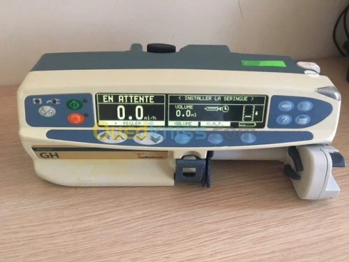 pousse seringue de marque alaris