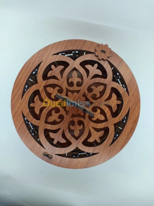 Boîte à gâteaux en bois