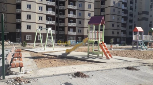 les aire de jeux -  ( tobougo - balansoir - bascule )