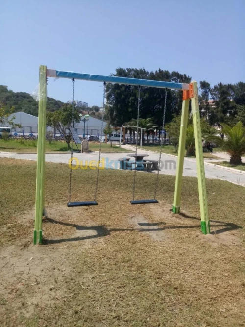 les aire de jeux -  ( tobougo - balansoir - bascule )