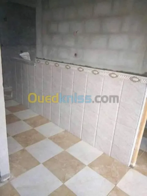 عامل في البناء