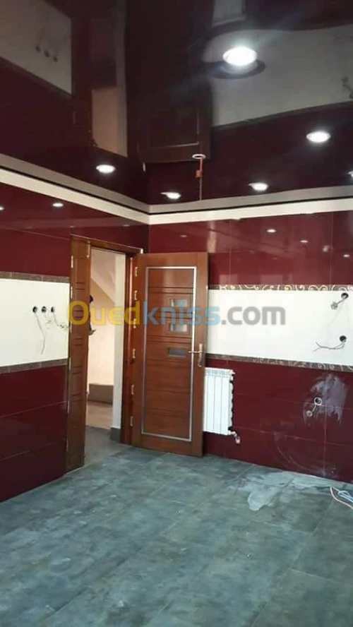 Plafond tendu en PVC 