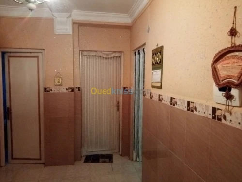 Echange Appartement F3 Relizane El hamadna