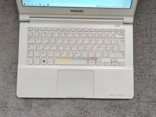 SAMSUNG ATIV Book 9 lite 