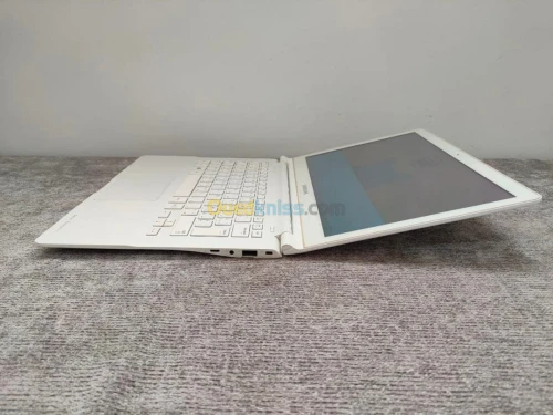 SAMSUNG ATIV Book 9 lite 