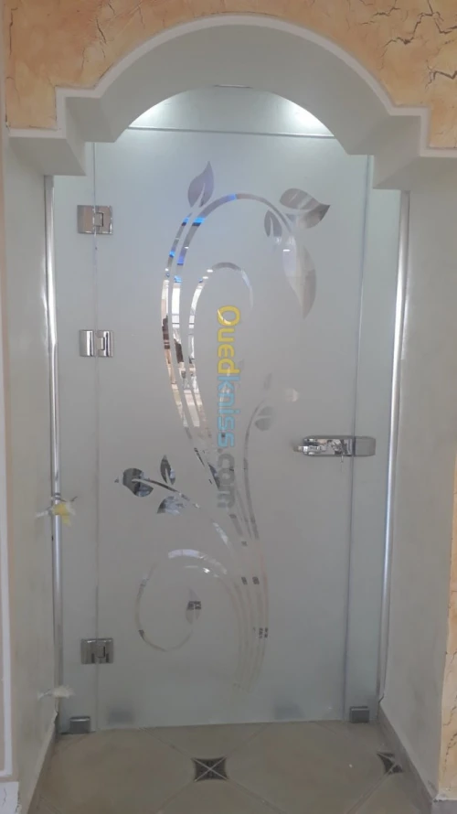 Façade en verre trempé