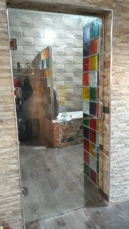 Façade en verre trempé