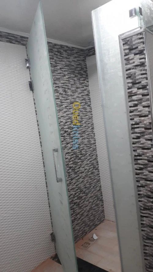 Façade en verre trempé