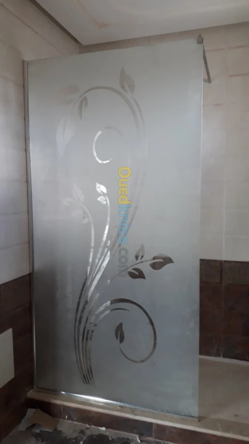 Façade en verre trempé