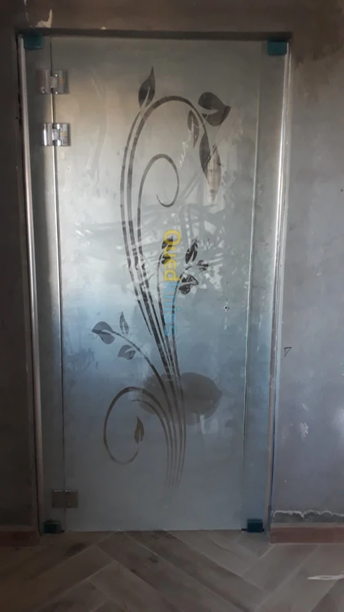 Façade en verre trempé