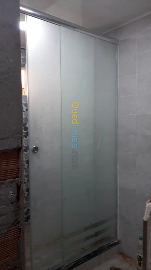 Façade en verre trempé