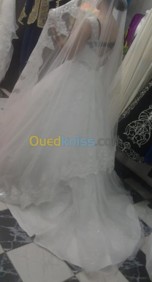 A VENDRE robe blanche made in france 