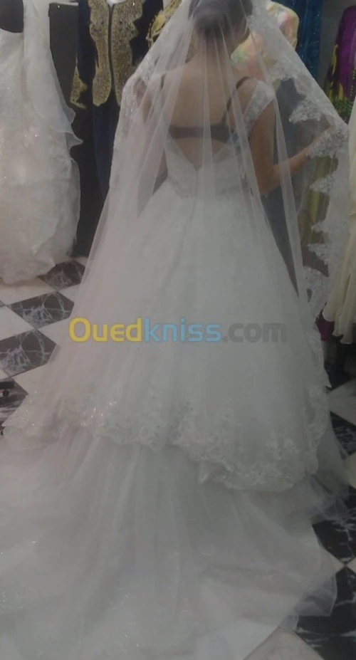 A VENDRE robe blanche made in france 