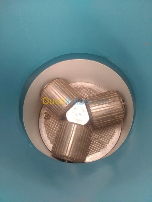 مكابس أعلاف حيوانيةو اسمدة فلاحية.... الخ