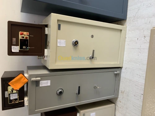 Coffre-forts, armoire blindée, bureau.