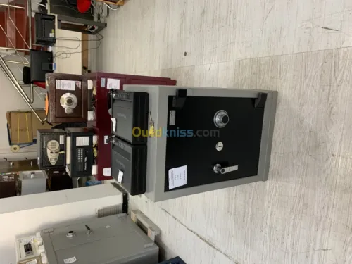 Coffre-forts, armoire blindée, bureau.