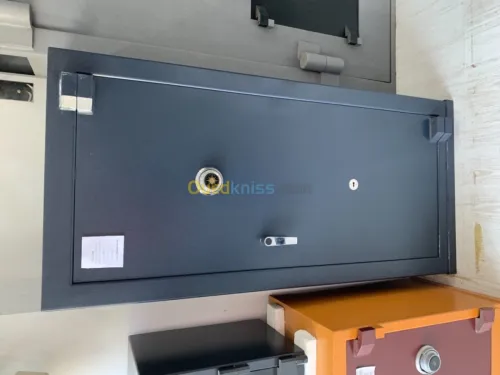 Coffre-forts, armoire blindée, bureau.